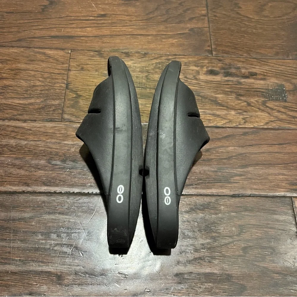 Oofos Women’s Flip-flops